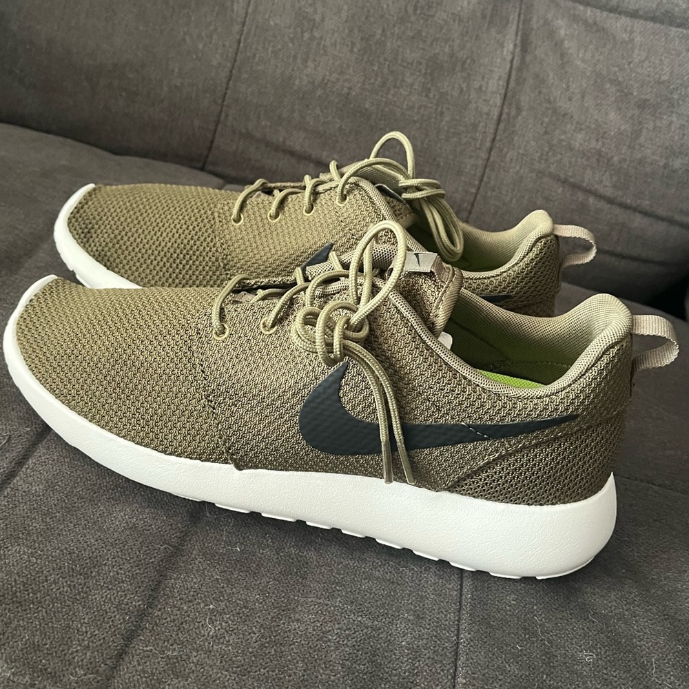 Nike Roshe Run One Iguana Green Running Shoe 511881-201 Multiple Sizes - NEW